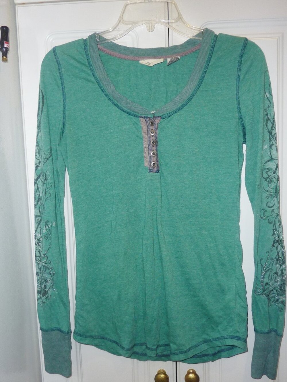 Excellent Condition MISS ME Lightweight Long Sleeve Shirt Rhinestone Accents Med